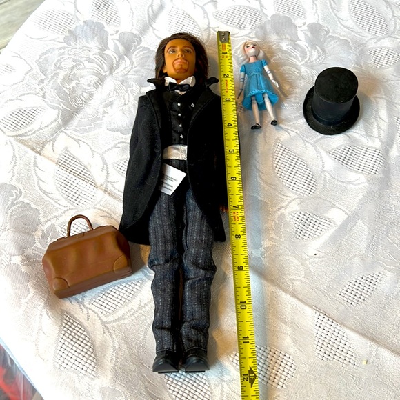 Oz the Great and Powerful Oscar Diggs Barbie type / size doll with China Girl - Picture 3 of 5